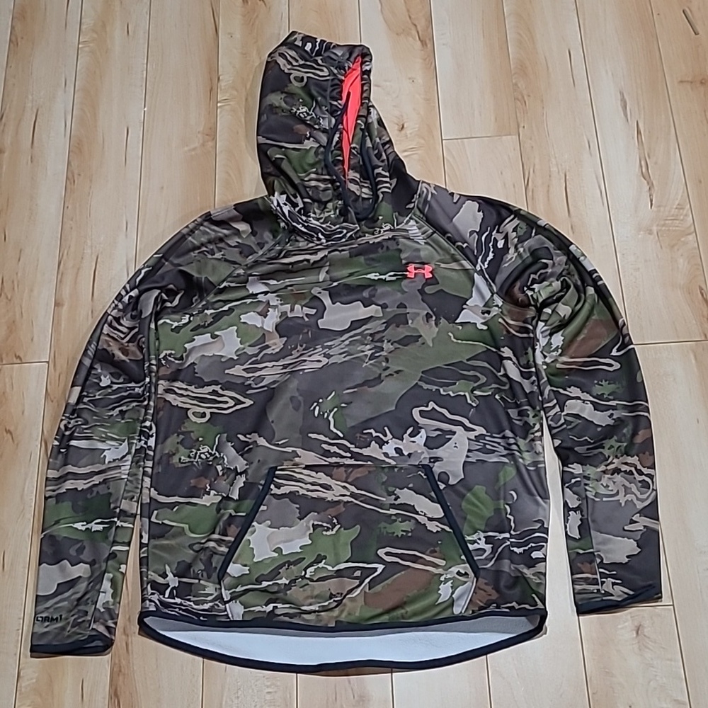 Under Armour women's medium camo hoodie with thumb holes